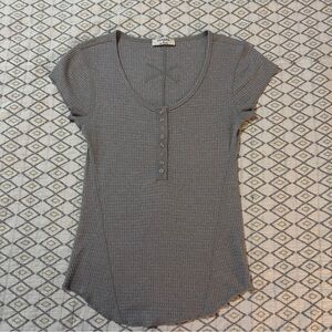Zenana outfitters  Gray Short Sleeve Top